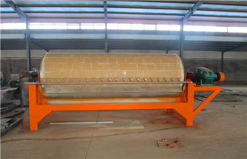 磁選機(jī)價(jià)格，磁選機(jī)價(jià)格選別指標(biāo)有哪次方面?_鐵礦磁選機(jī)價(jià)格選別指標(biāo)有哪次方面?磁場(chǎng)一般為多少_磁塊如何排列