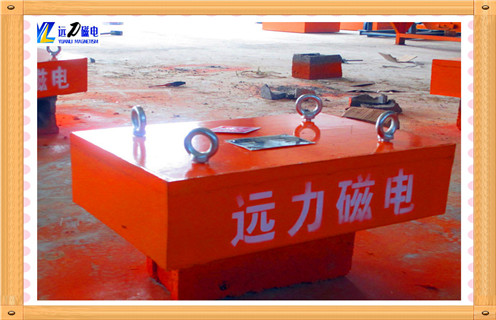 懸掛永磁除鐵器，河南懸掛永磁除鐵器批發(fā)知識(shí)參數(shù)_內(nèi)部磁塊安裝方法_河南懸掛永磁除鐵器批發(fā)型號(hào)價(jià)格